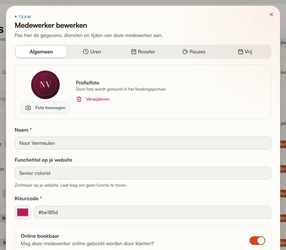 Medewerker bewerken, tabblad Algemeen: profielfoto, naam, functietitel, kleurcode en Online boekbaar