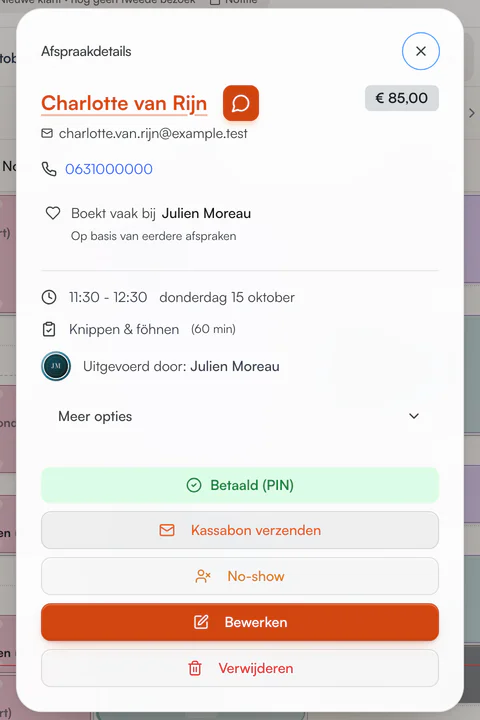 Afspraakdetails van een klant: contactgegevens, Boekt vaak bij Julien Moreau, tijd, dienst en de knoppen Betaald (PIN), Kassabon verzenden, No-show, Bewerken en Verwijderen