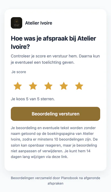 Beoordelingspagina op de telefoon na een klik in de reviewmail: Hoe was je afspraak bij Atelier Ivoire, vijf sterren gekozen, de knop Beoordeling versturen en uitleg wanneer de beoordeling openbaar wordt